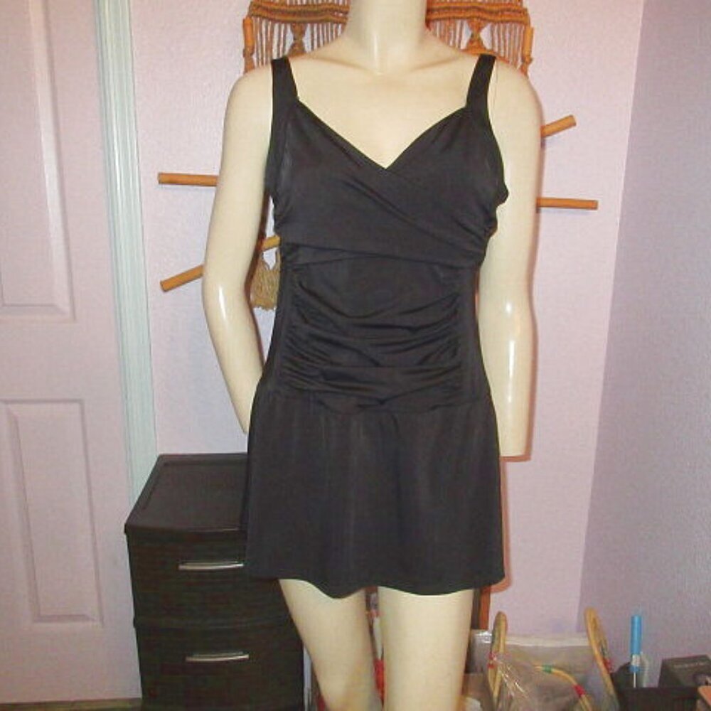 Soma One Piece Swimsuit Size 16 Swim Dress Wire Free Slimming Minimalist Neutral